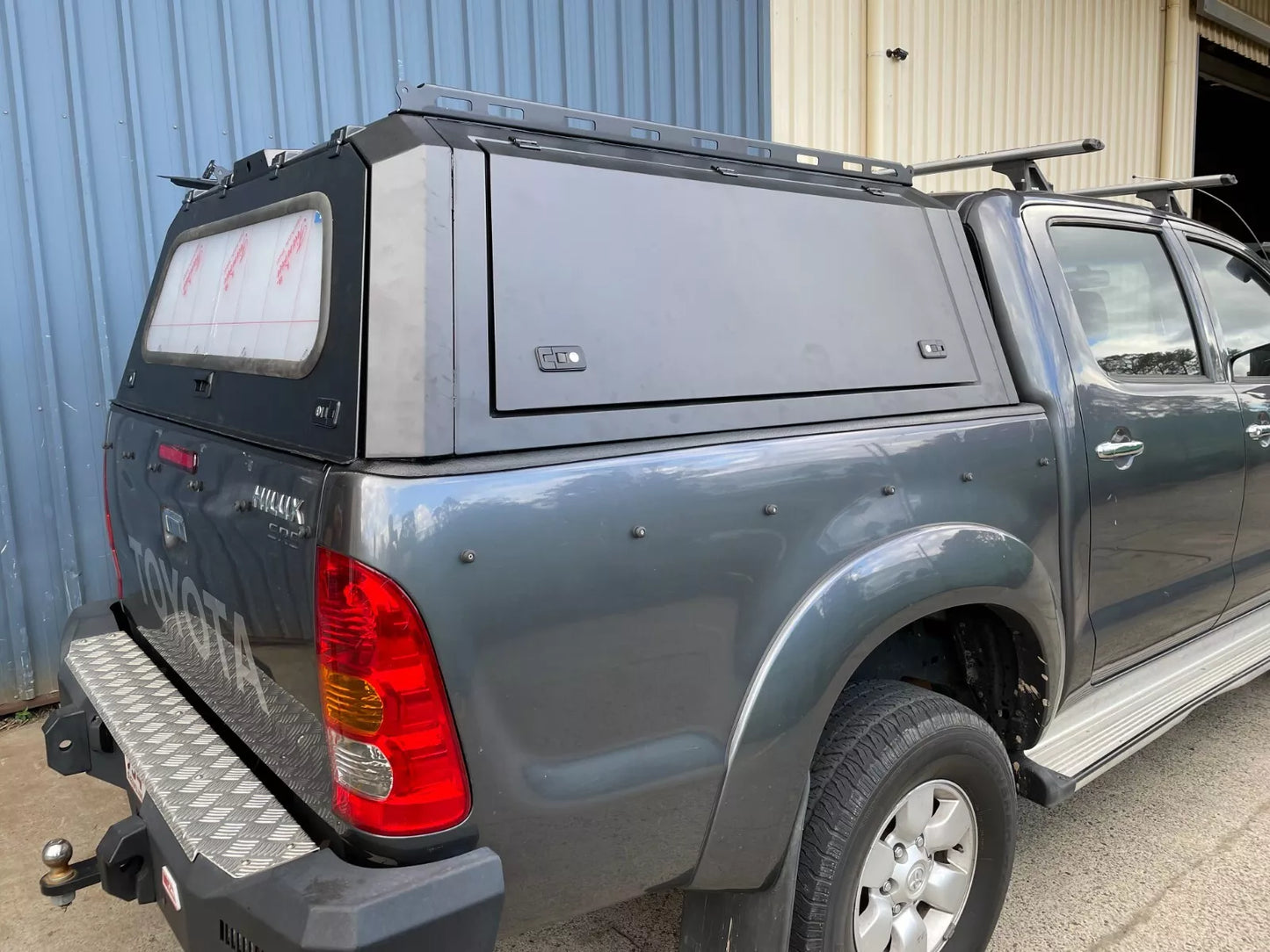 Toyota HiLux Aluminium Canopy