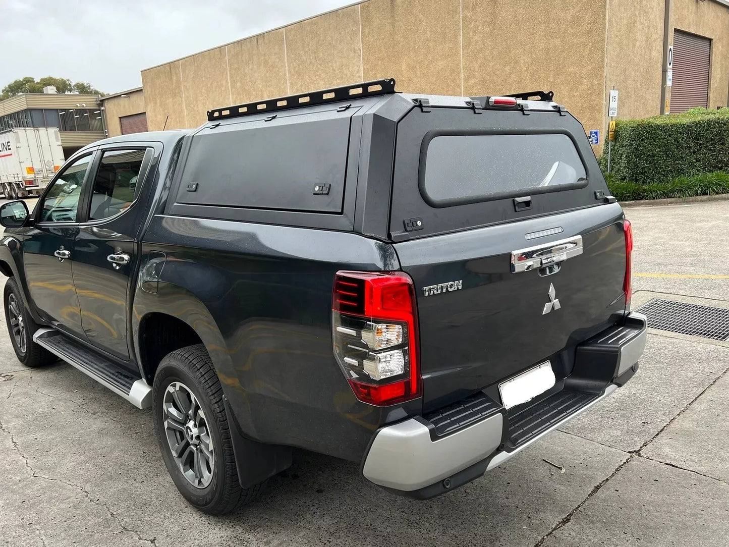 Mitsubishi Triton