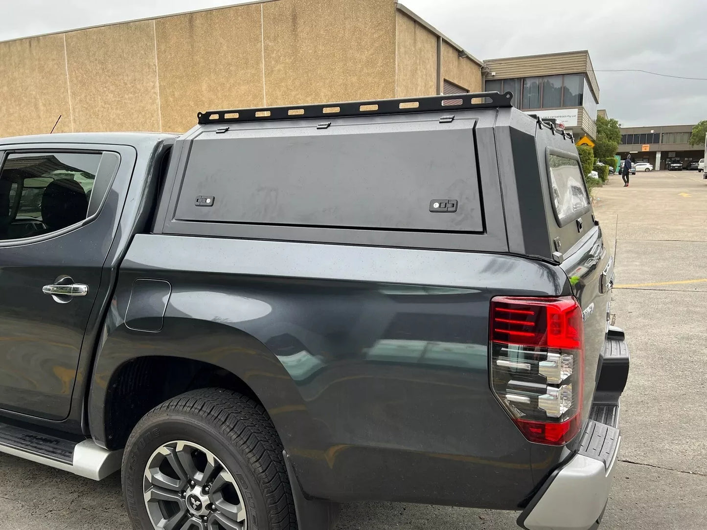 Mitsubishi Triton